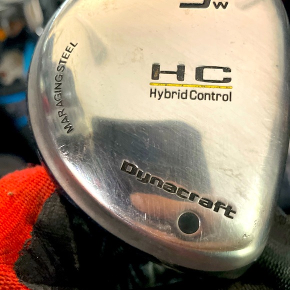 Golf clubs. Dynacraft hybrid in right handed 
Good used conditions - Picture 1 of 8